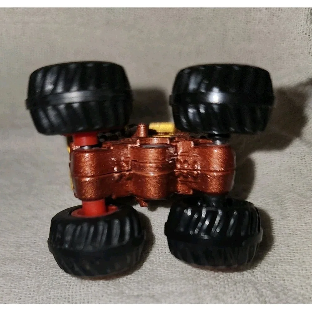 Hot Wheels Monster Trucks All Beefed Up 1:64 Monster Truck Burger